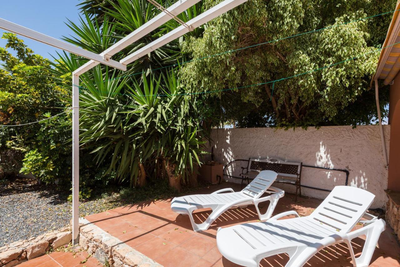 Home2Book Quiet Villa With Private Pool Triquivijate Bagian luar foto