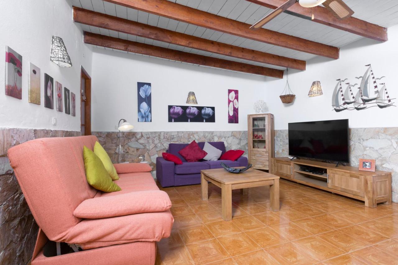 Home2Book Quiet Villa With Private Pool Triquivijate Bagian luar foto