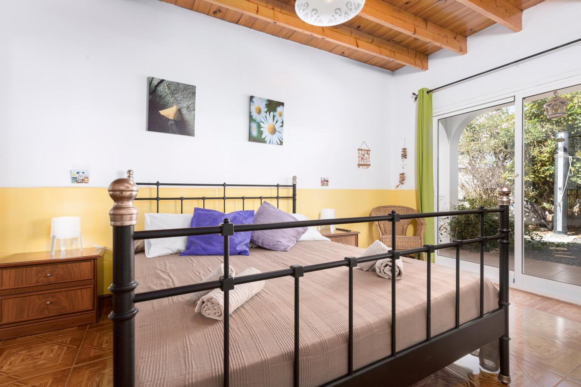 Home2Book Quiet Villa With Private Pool Triquivijate Bagian luar foto